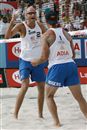 Phil Dalhausser (left) and Todd Rogers of USA gold medal celebrates